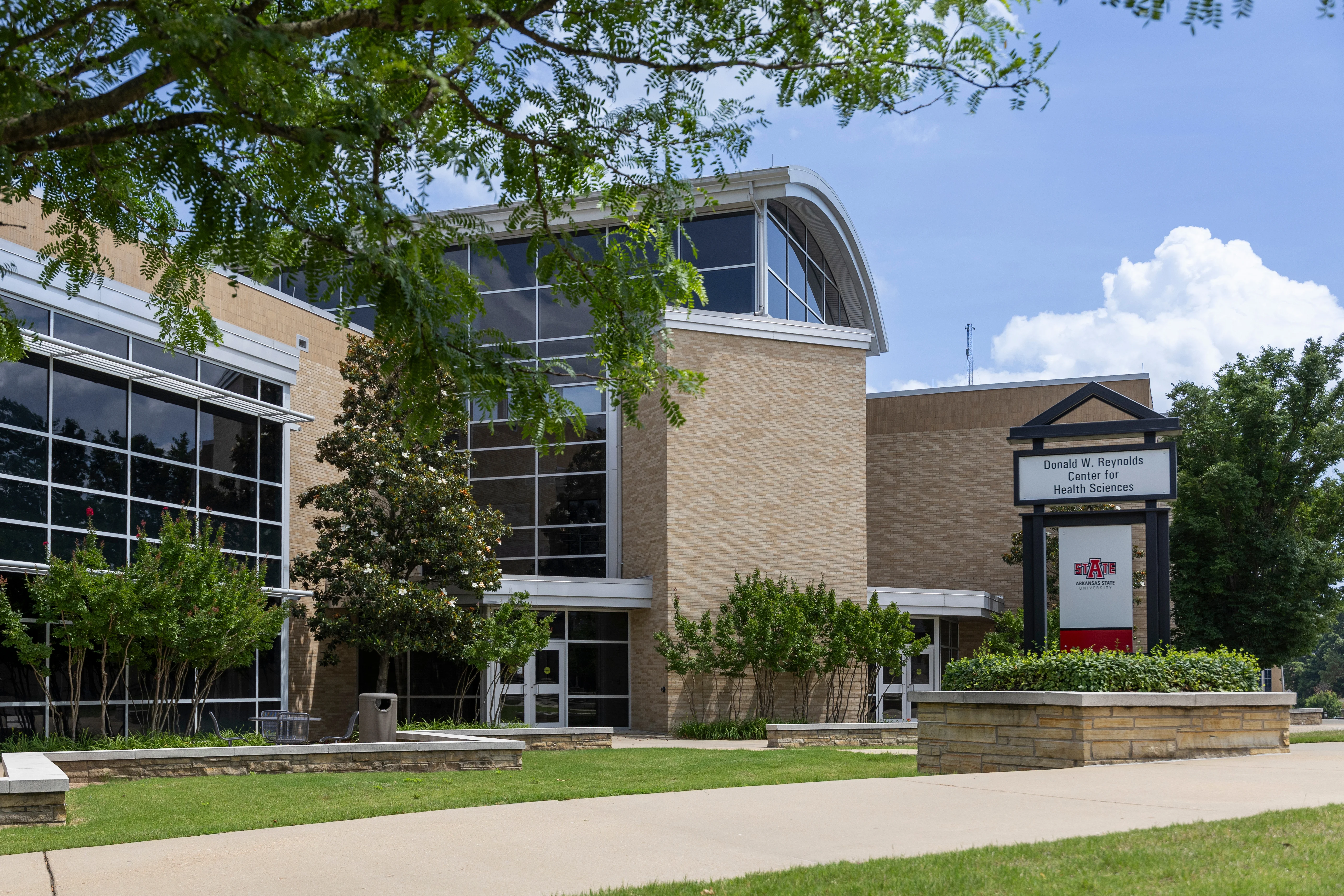 Donald W Reynolds Center for Health Sciences on a summer day