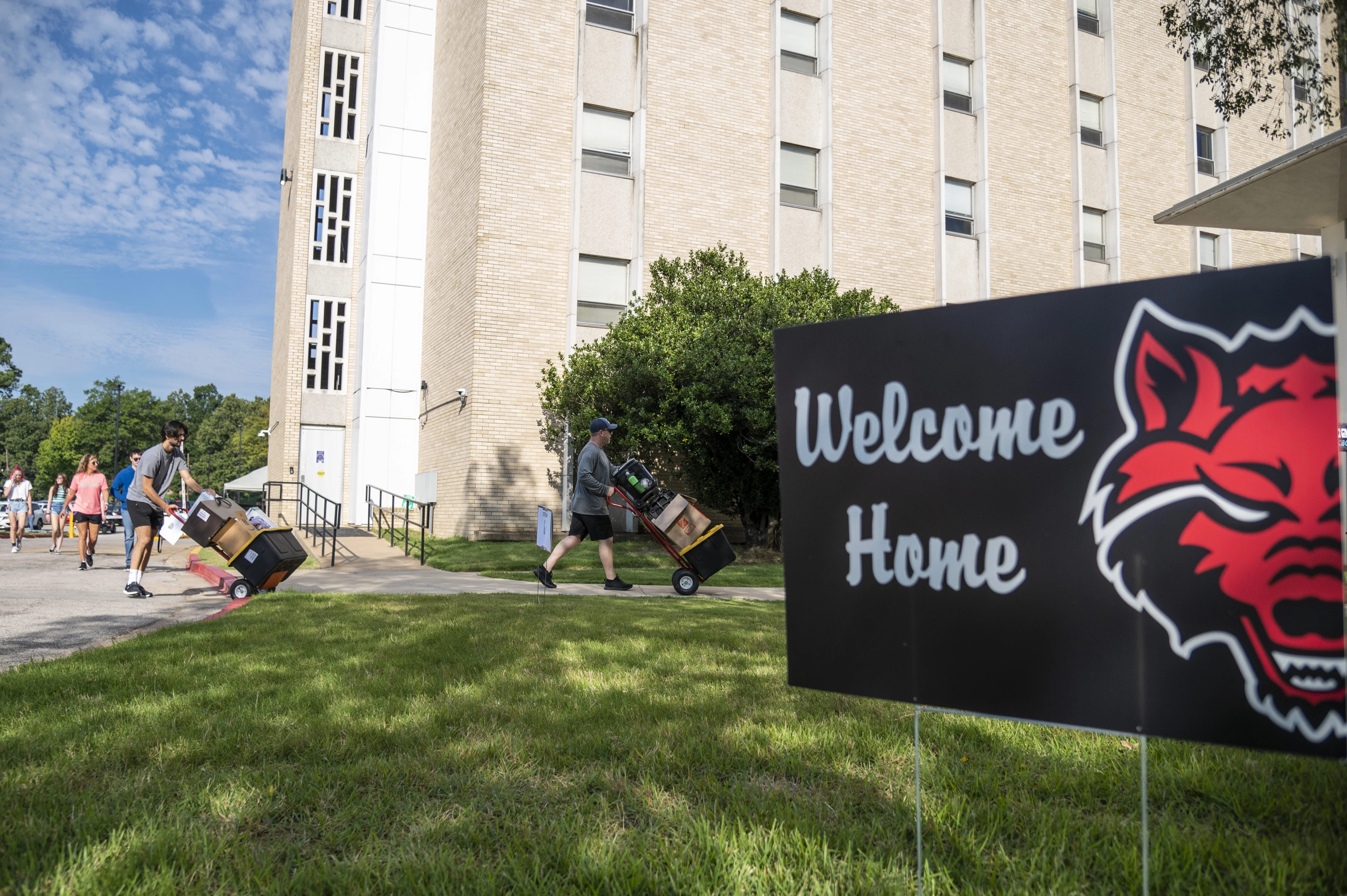Welcome Home sign on yard during move in week
