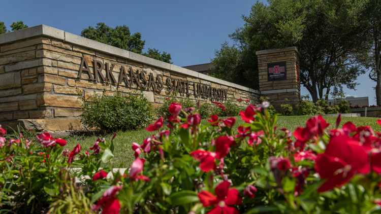 Entrance to Arkansas State University 