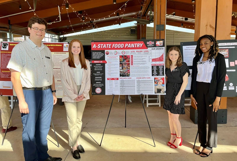Honors Students Participate  in Summit on Campus Hunger