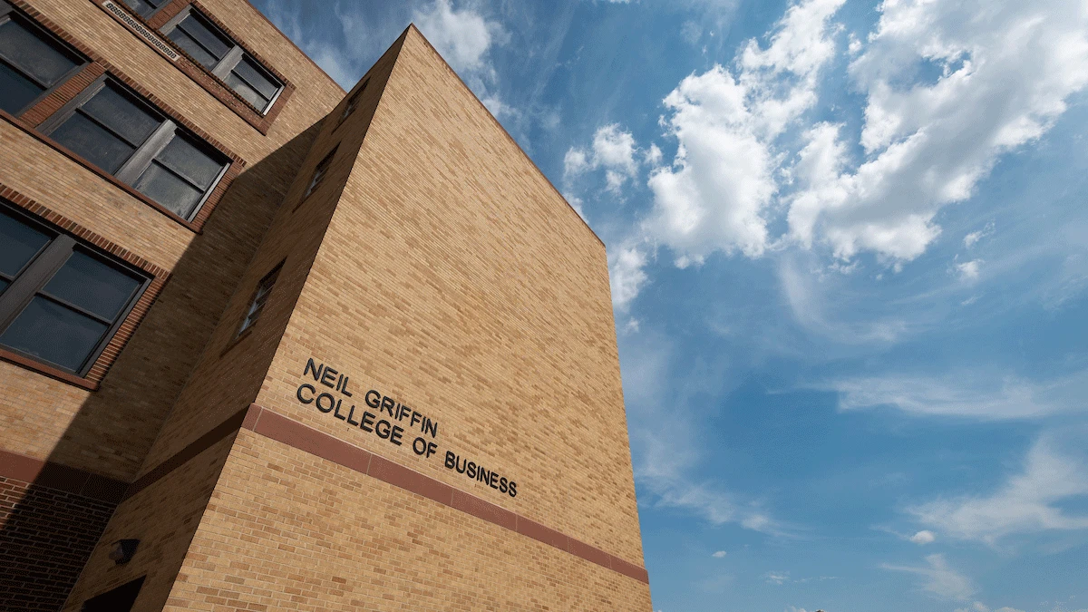 Neil Griffin College of Business Recognizes Most Outstanding Graduates of 2024-25